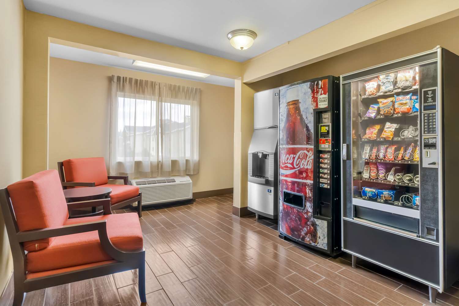 Comfort Inn & Suites Near University Of Wyoming 29/40