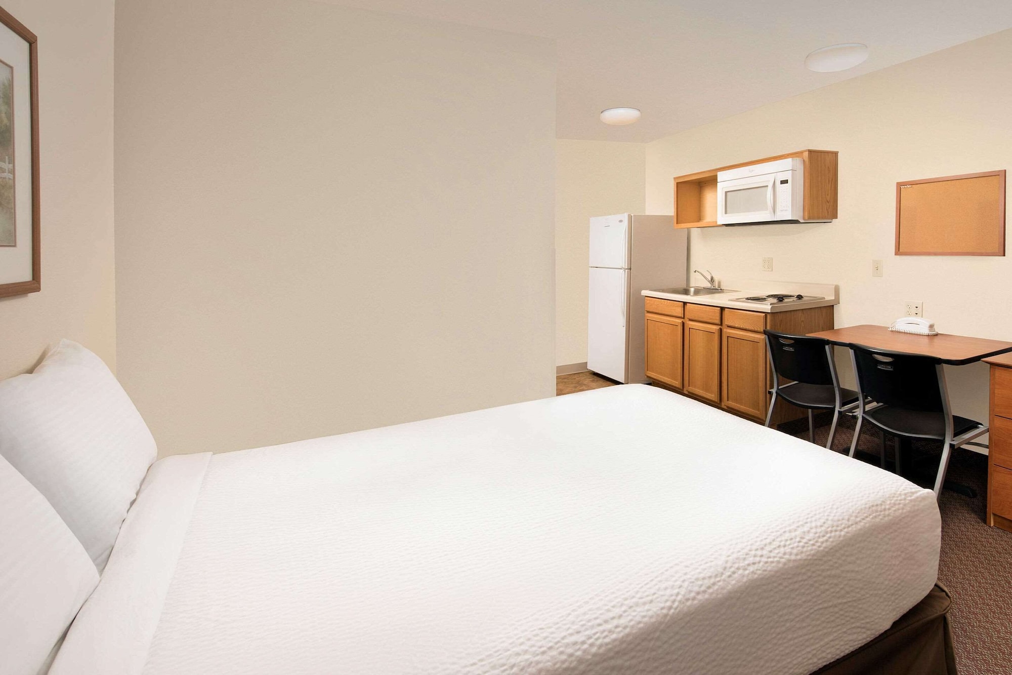ROOM, QUEEN BED, ACCESSIBLE