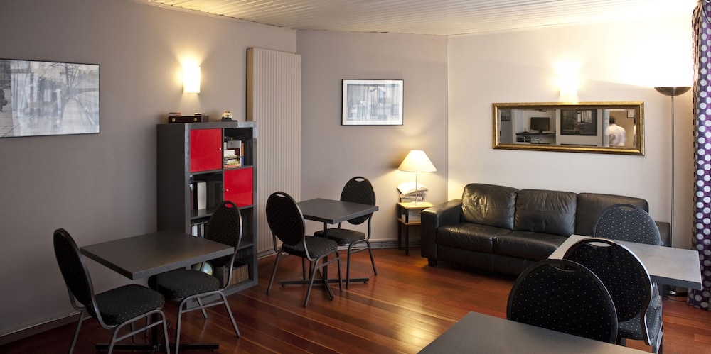 HOTEL HIPPODROME 14/27