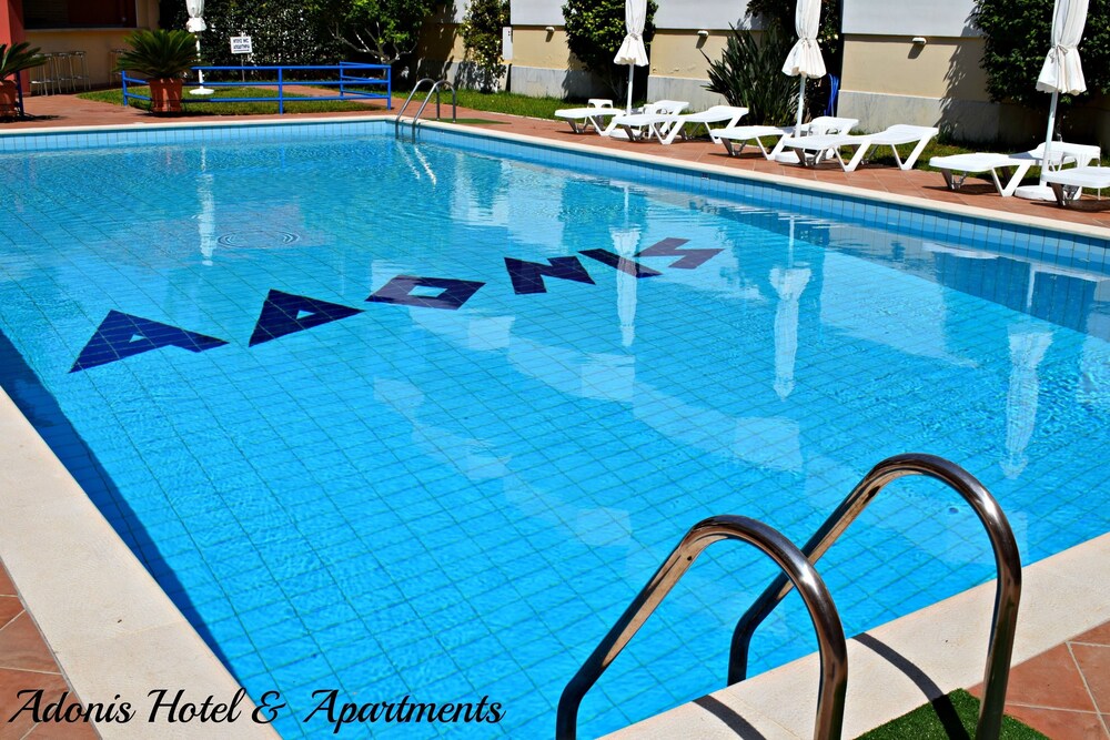 Adonis Hotel 32/57