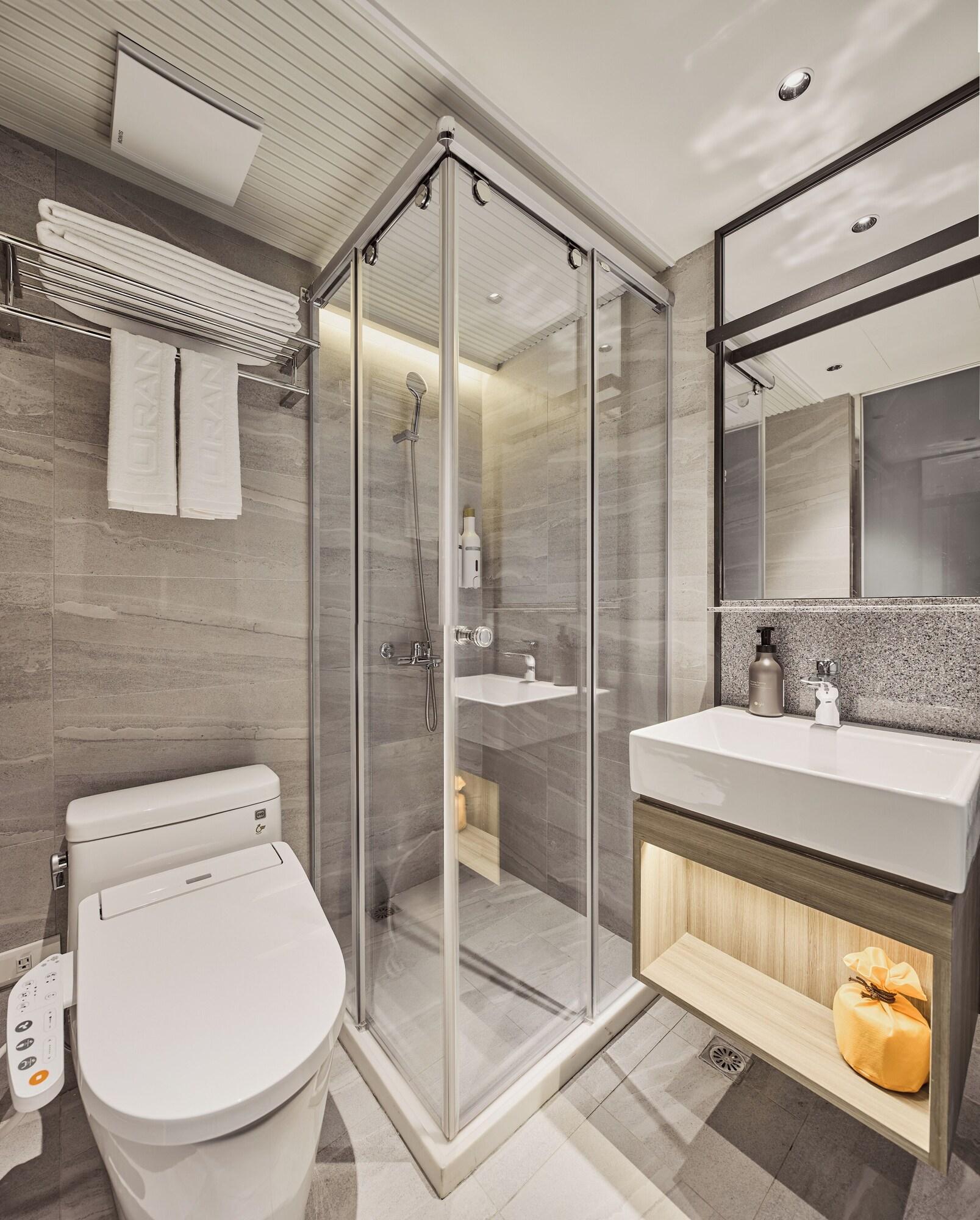 Orange Hotel Ximen Hanzhong 44/49
