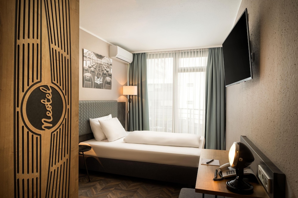 STANDARD, SINGLE BED
