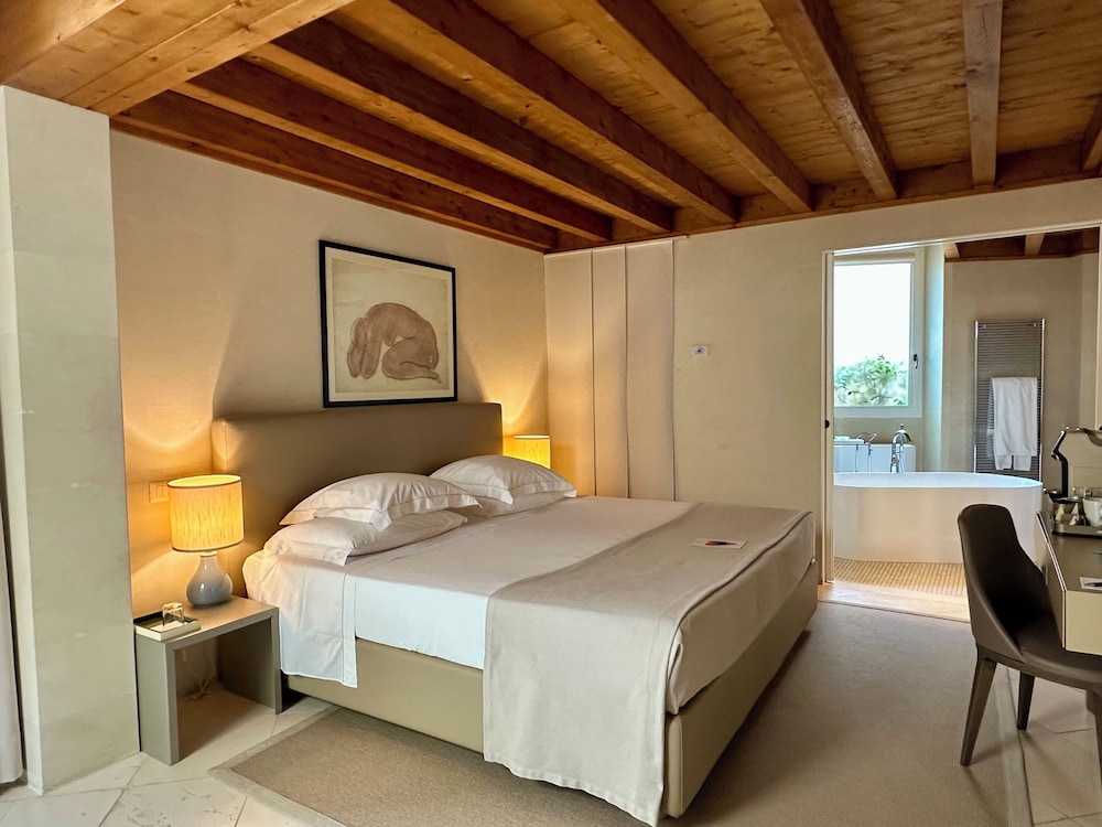 La Fiermontina Luxury Home Hotel 14/77