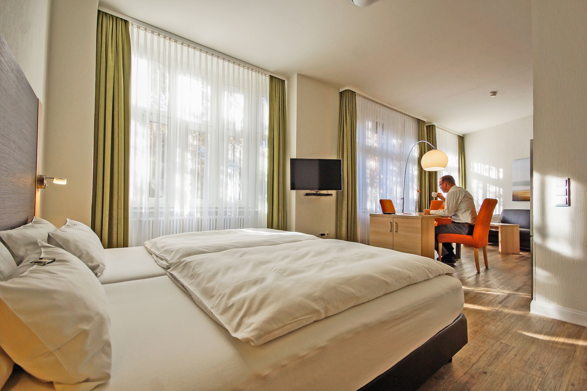 1 BEDROOM, COMFORT, APARTMENT, QUEEN BED, CITY VIEW
