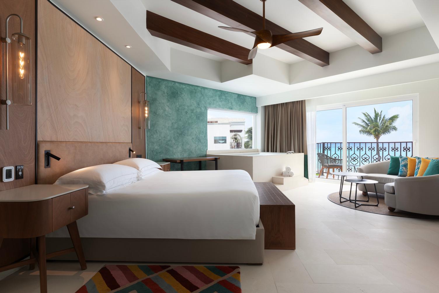 1 Bedroom, Suite, King Bed, Ocean Front