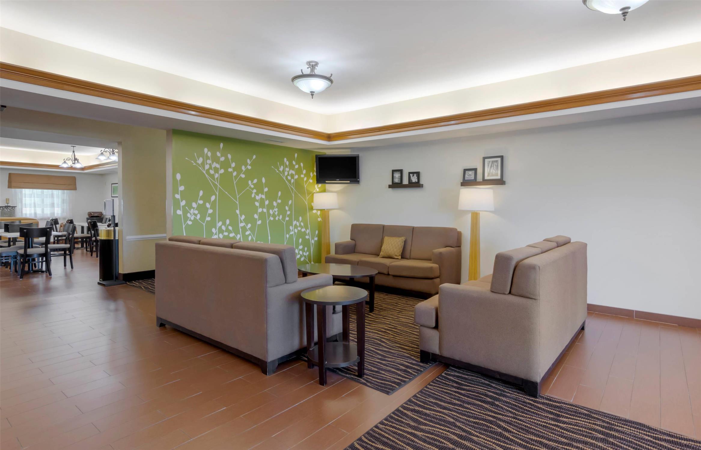 Sleep Inn & Suites Prince George near Fort Lee 24/31
