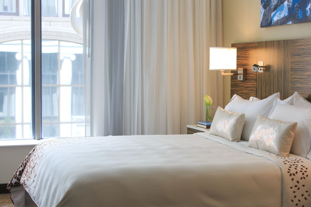 RENAISSANCE DENVER DOWNTOWN CITY CENTER HOTEL 6/56