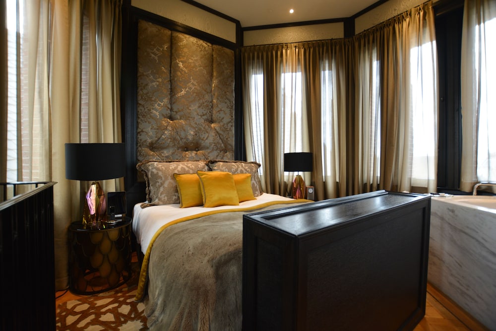Hotel TwentySeven 50/84