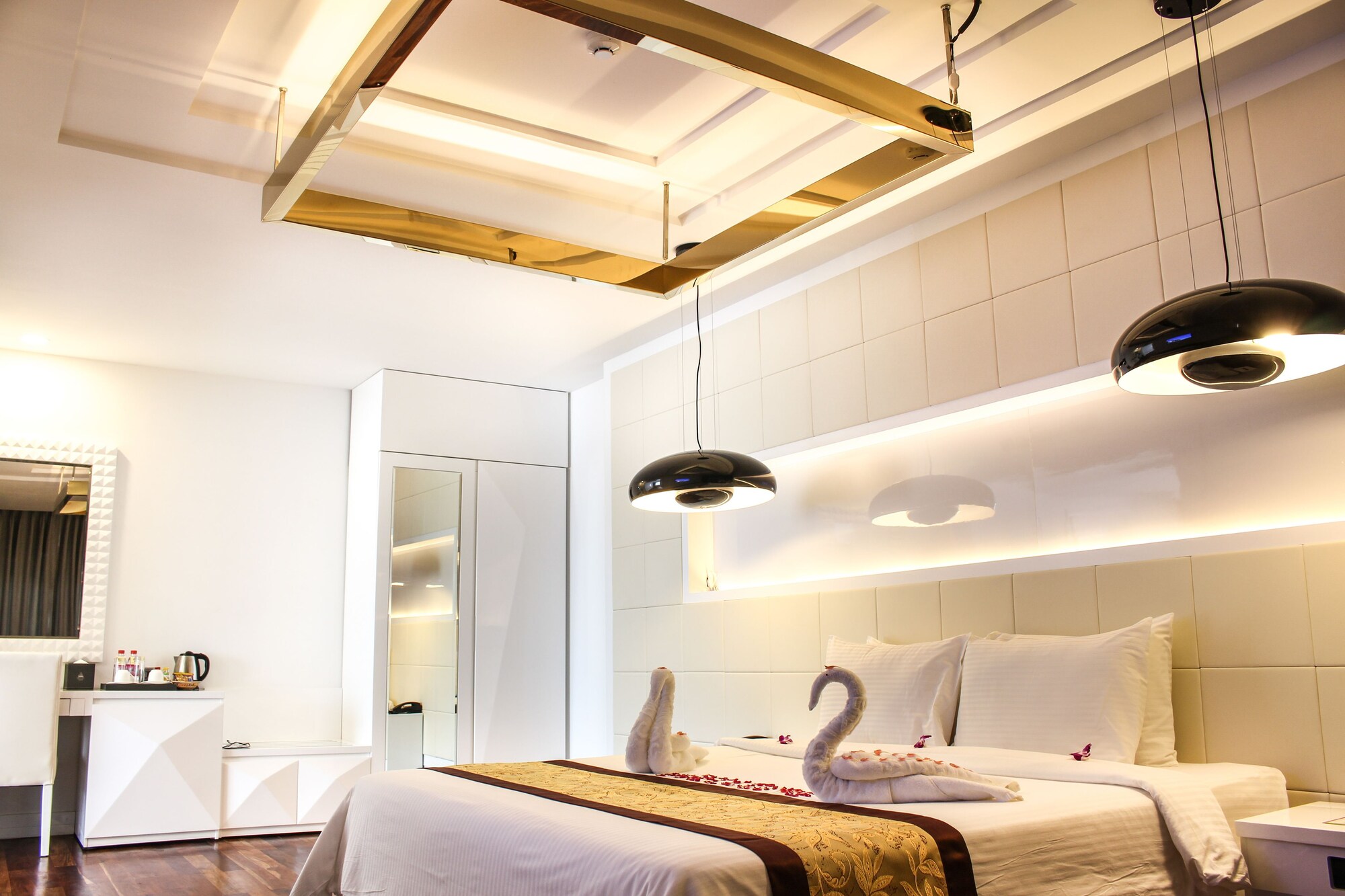 PREMIER, RESIDENCE, SUITE