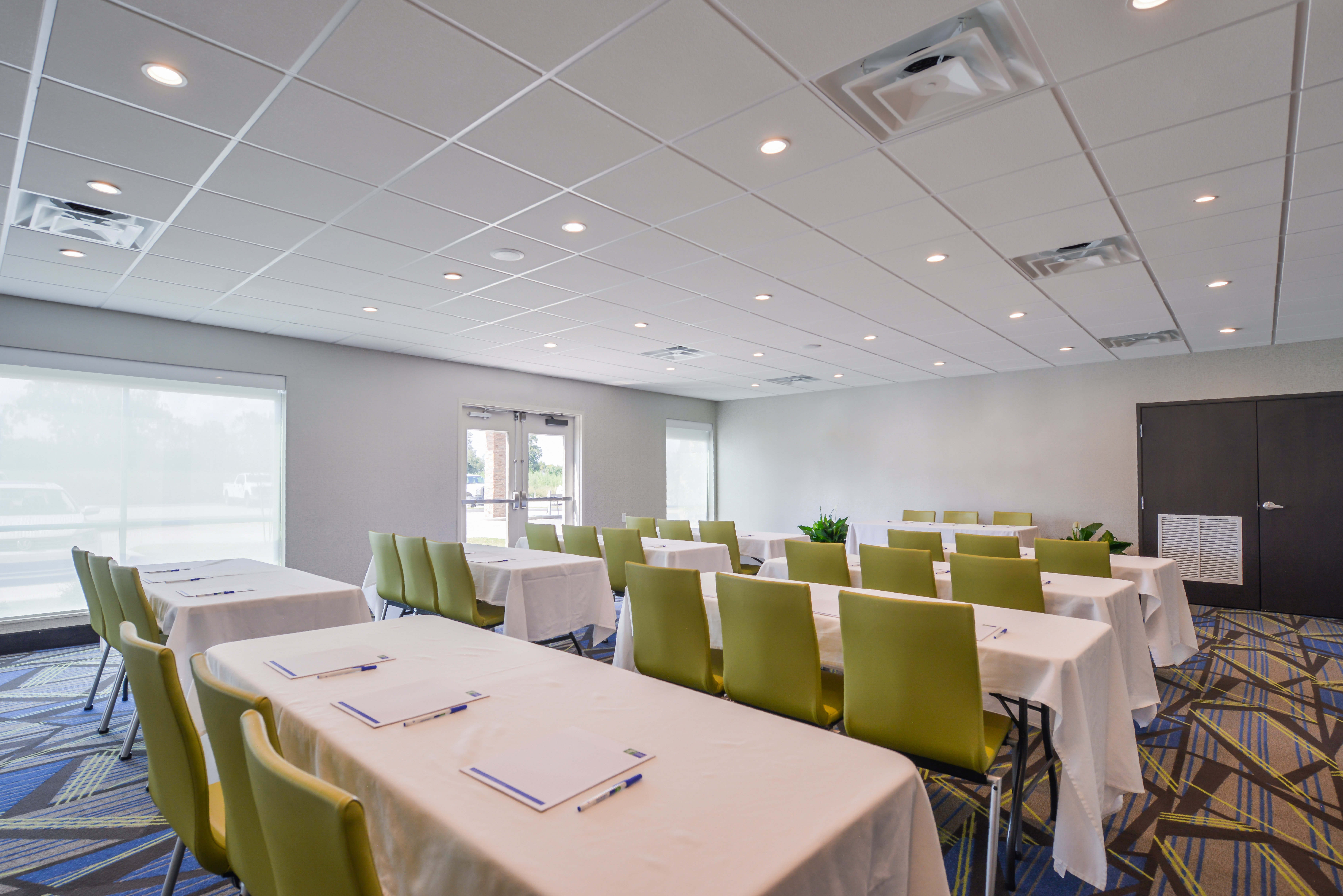 Holiday Inn Express Donaldsonville 57/70