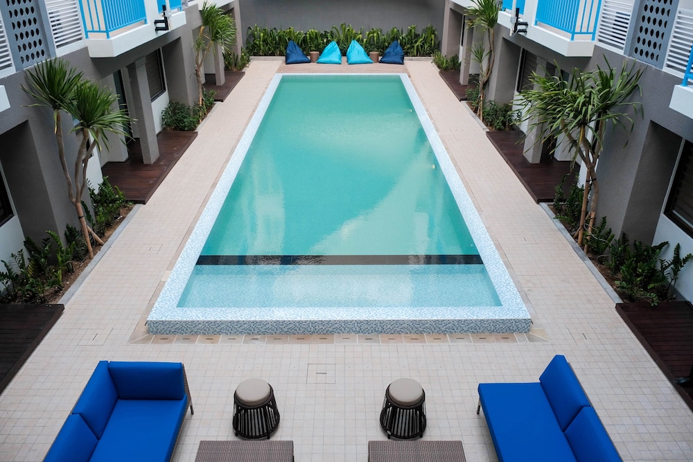 Bloo Bali Hotel 35/38