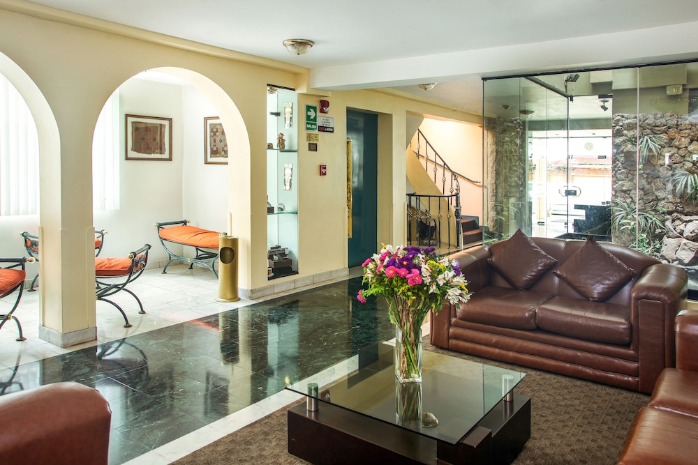 Embajadores Hotel 36/53