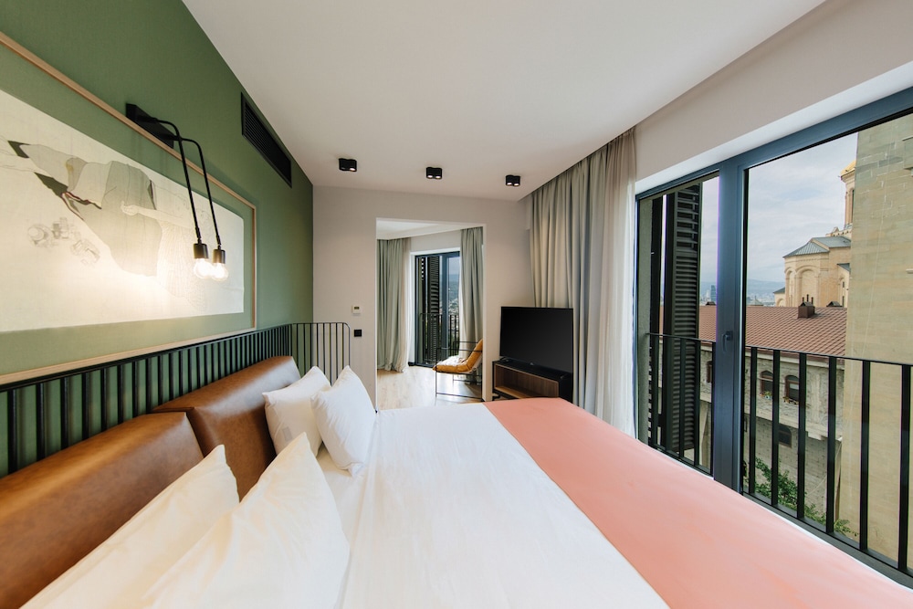 Hotel 21, Tbilisi 26/57