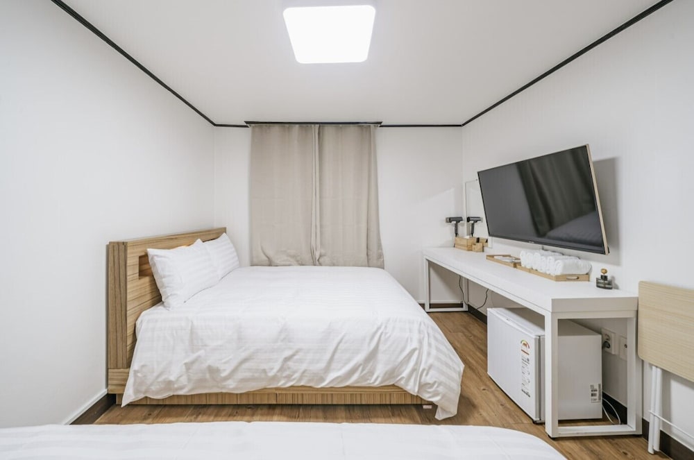 JEJU OAKRA HOTEL 11/70