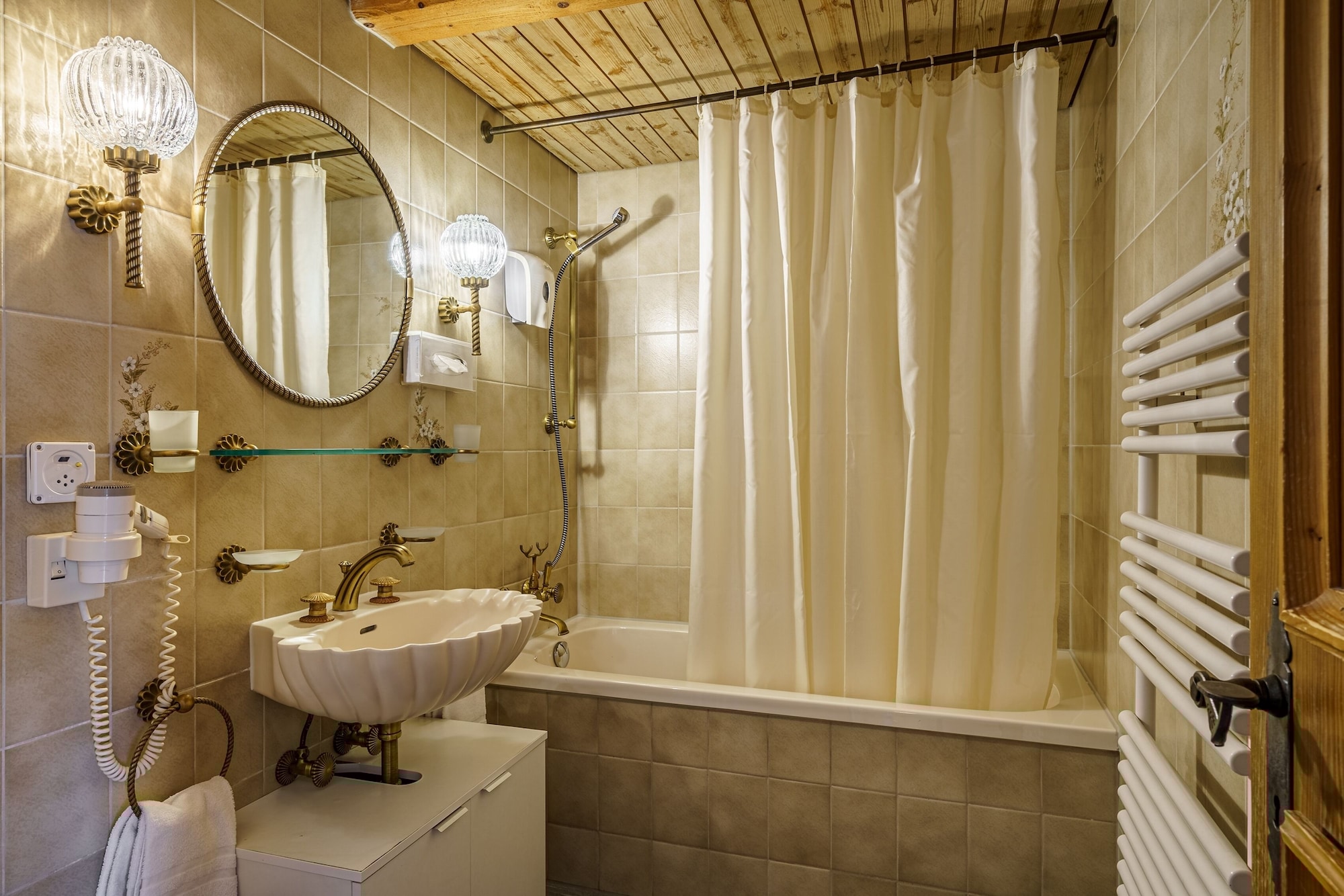 شاليه سوبيريور بسريرين منفصلين، Hotel Alpenblick 8/10