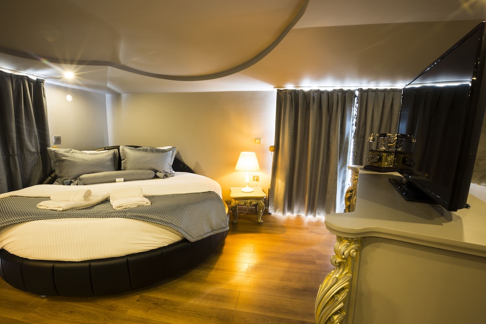 Real King Suit Otel 16/50