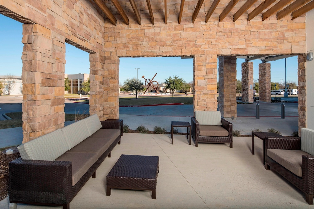 Courtyard Dallas Midlothian At Midlothian Conference Center 38/56