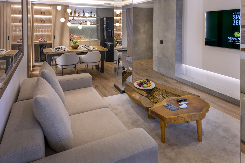 SERHS Experience Suites 44/65