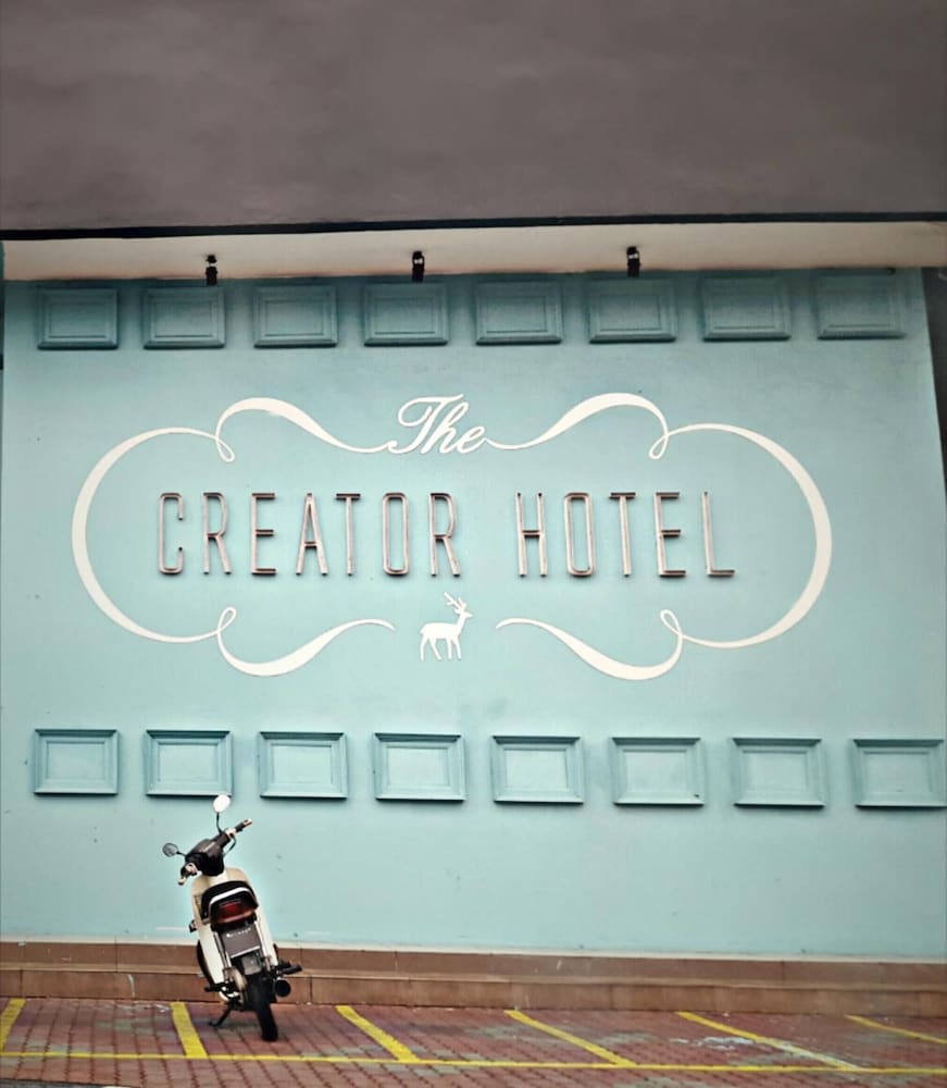 Creator Hotel 2/47