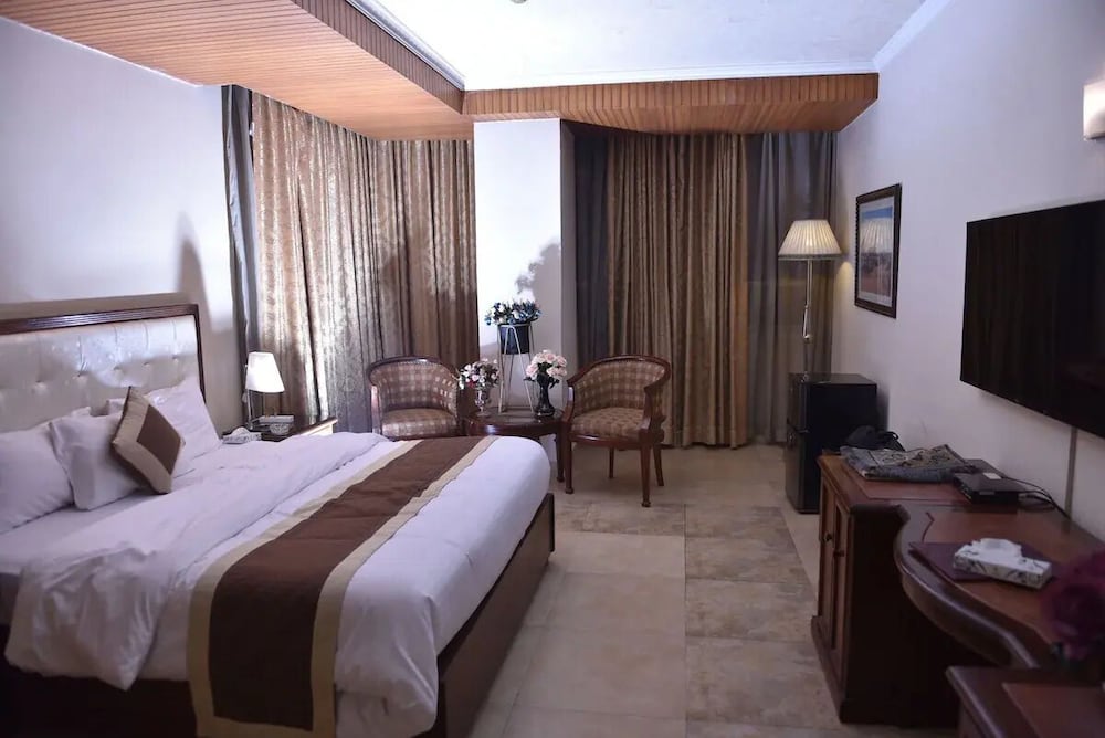 Shalimar Tower Hotel Lahore 33/50