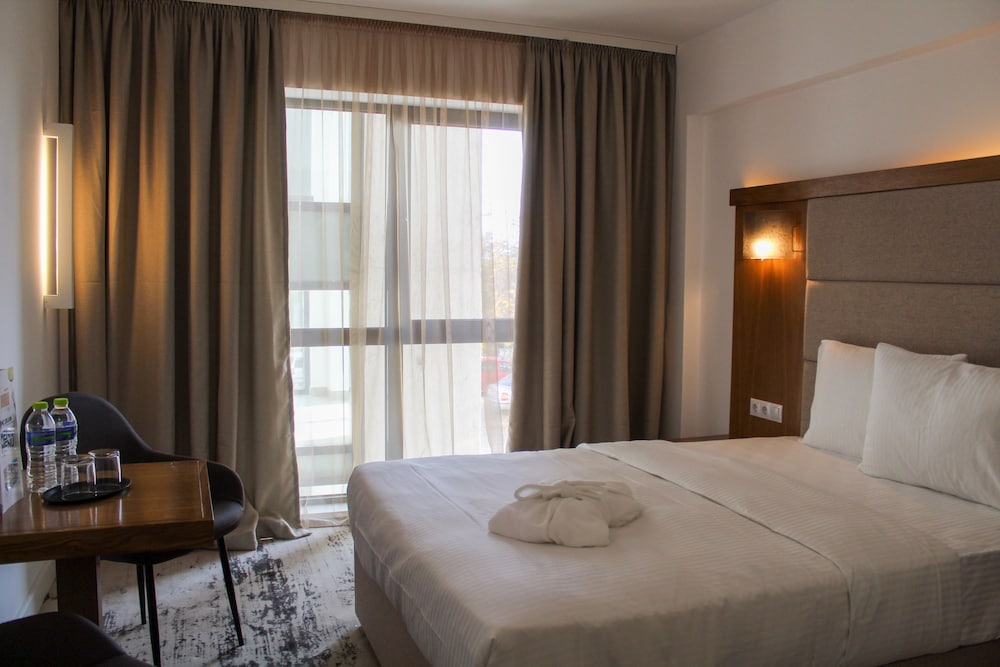 Hotel Avenue 19/64