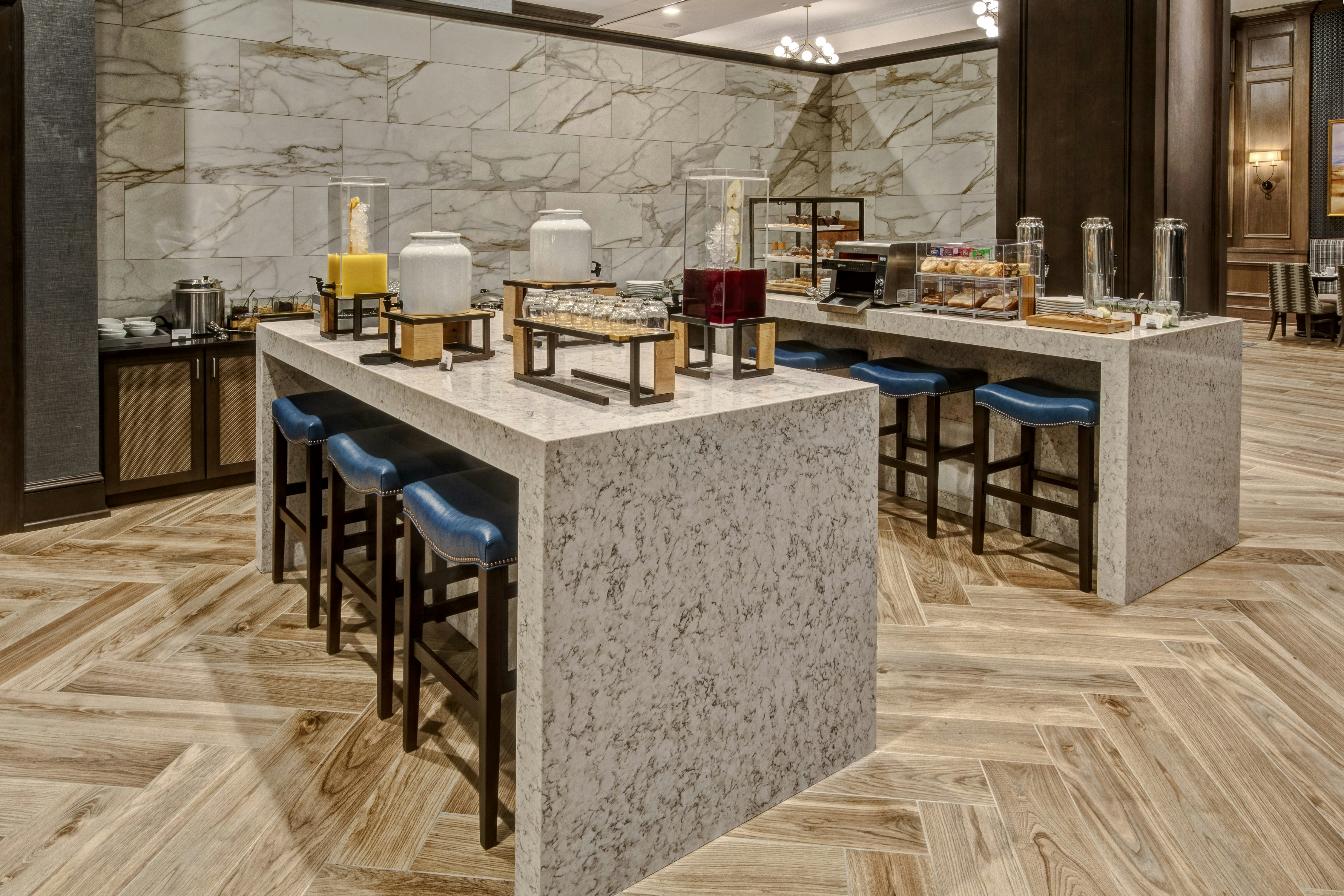 Hilton Nashville Green Hills 24/37