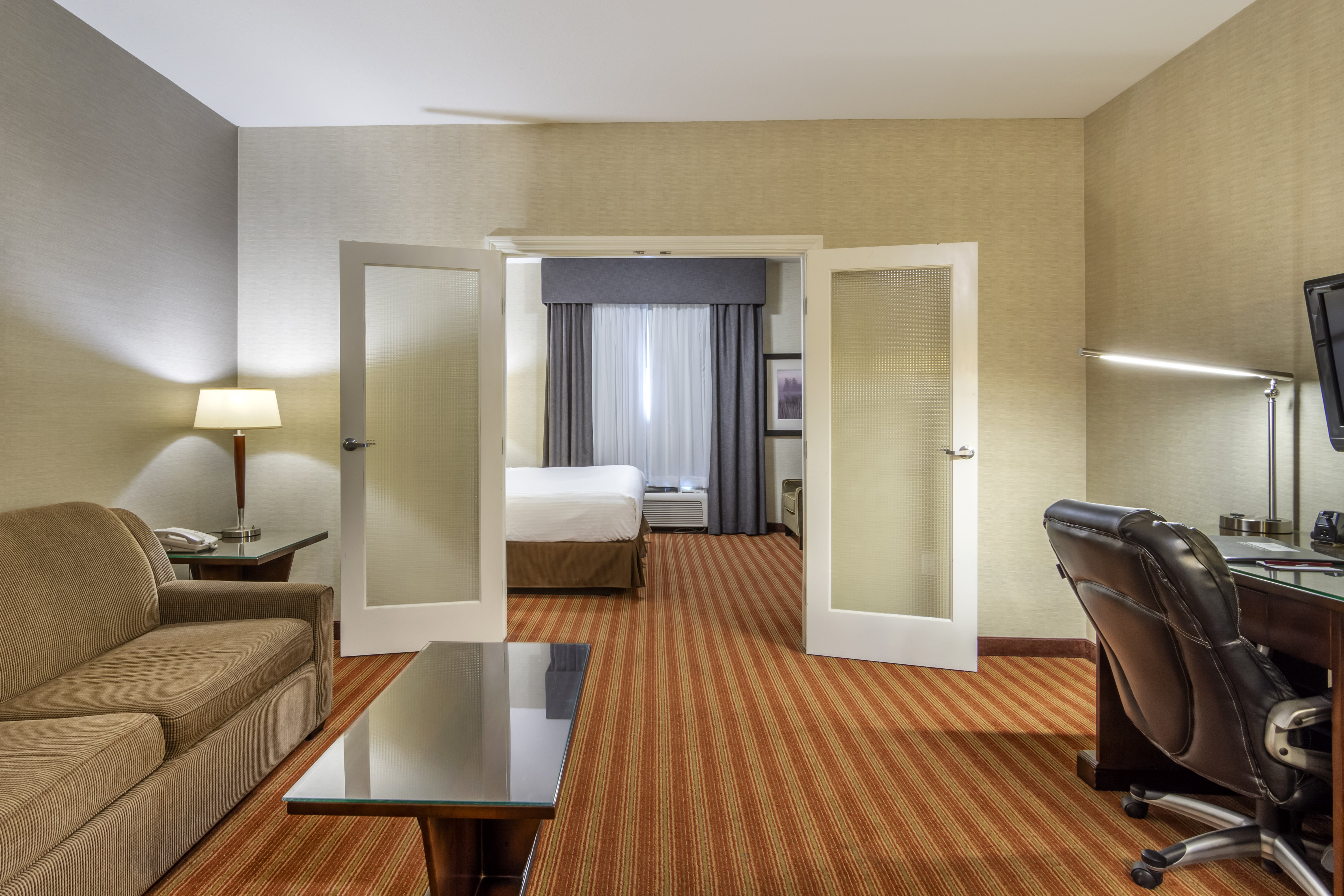 Devonian Hotel Suites 35/35