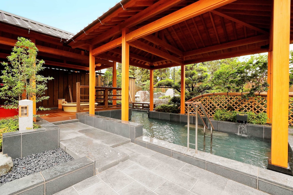 International Resort Hotel Yurakujo 35/50