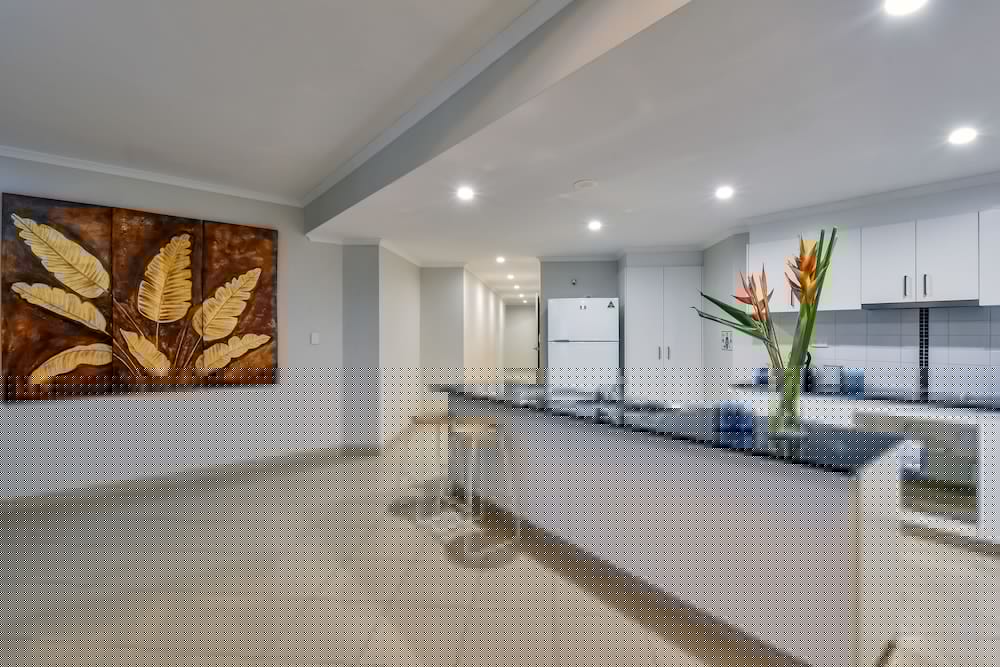 Argus Apartments Darwin 6/68