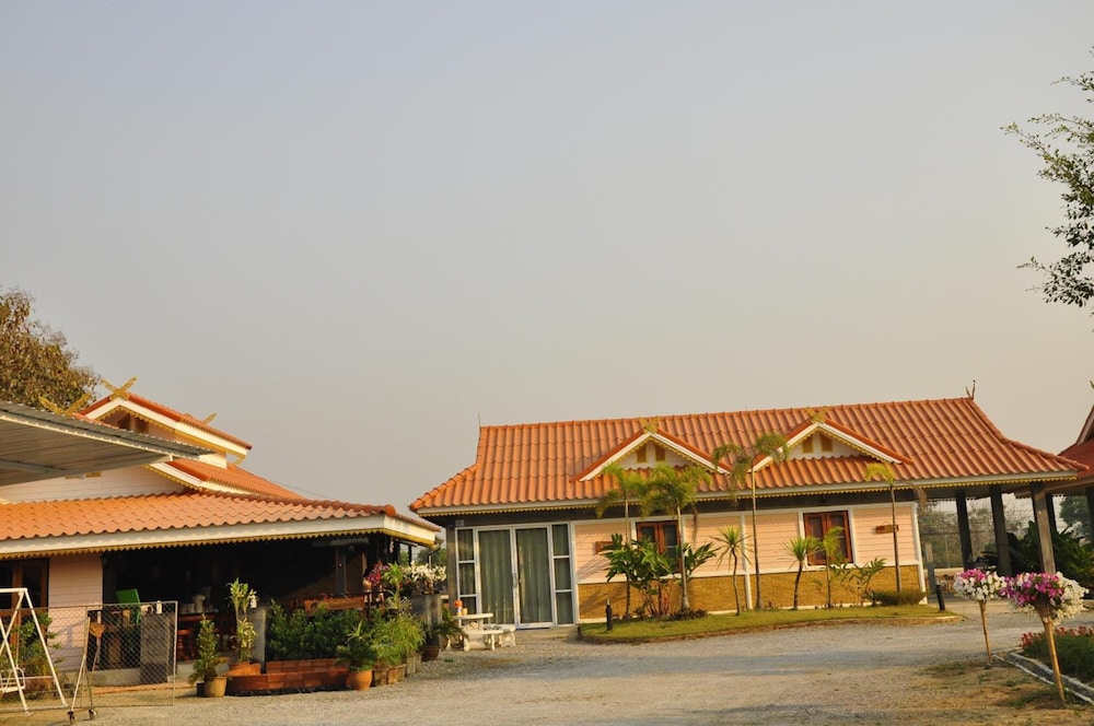 Chiang Rai Khuakrae Resort 10/64
