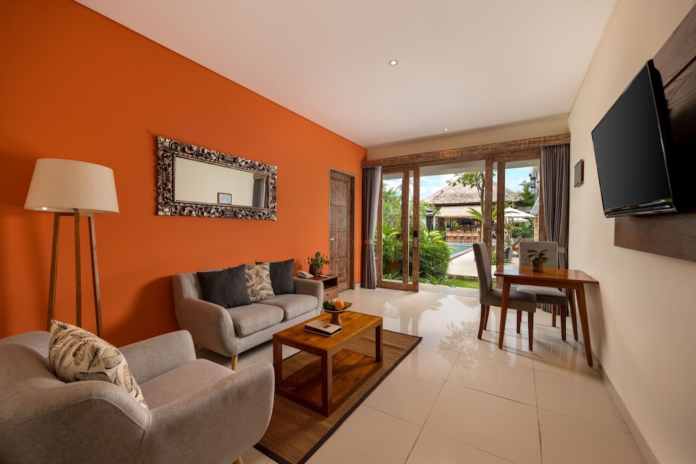 Kahayana Suites 24/47