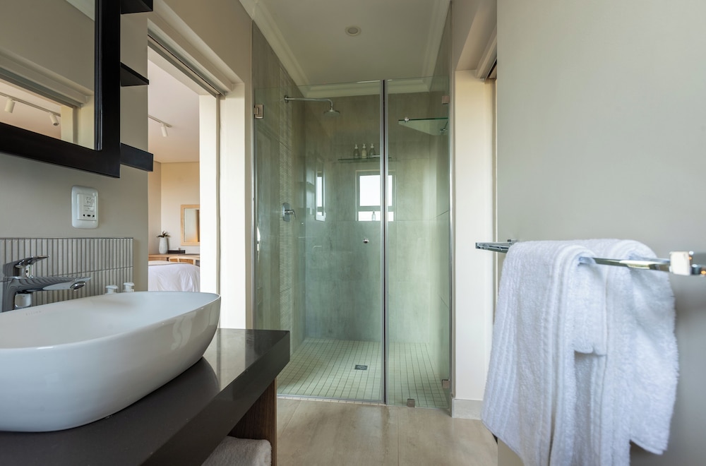 Intle Boutique Hotel 50/50