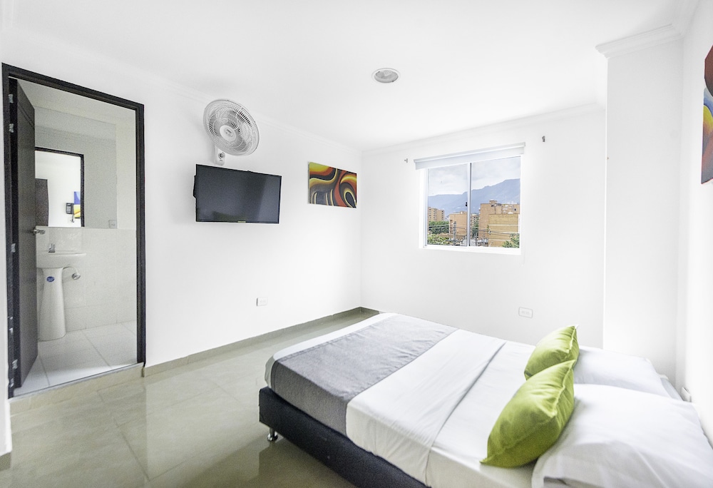 Ayenda 1219 Park 6 7/25