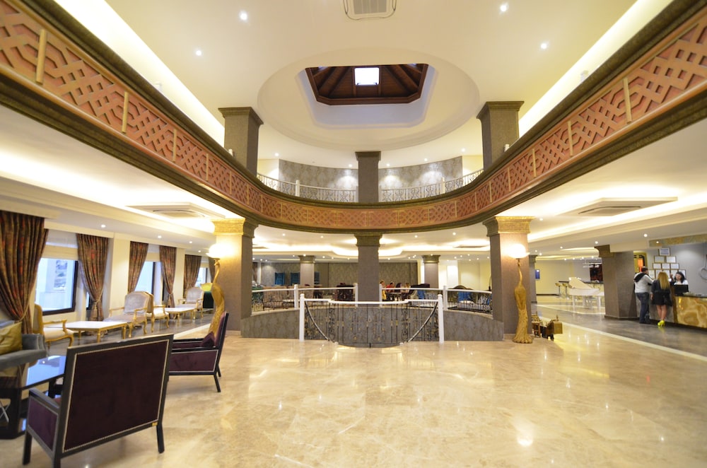 Azka Hotel 7/78