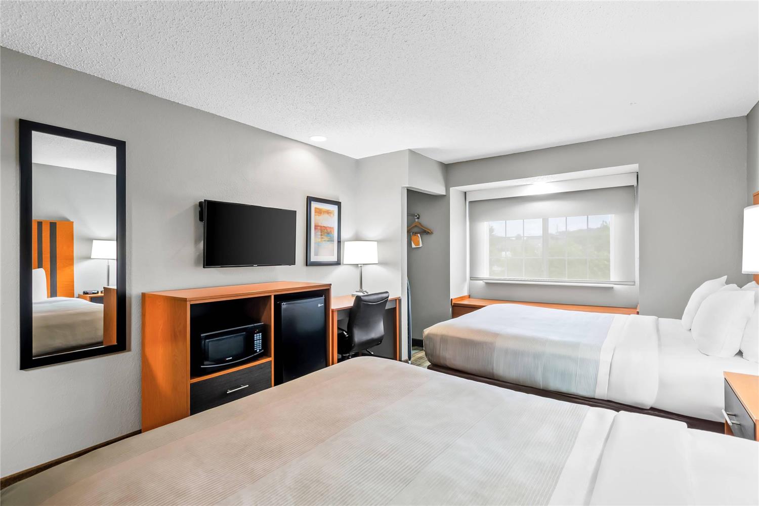 Quality Inn & Suites Bristol North 12/32