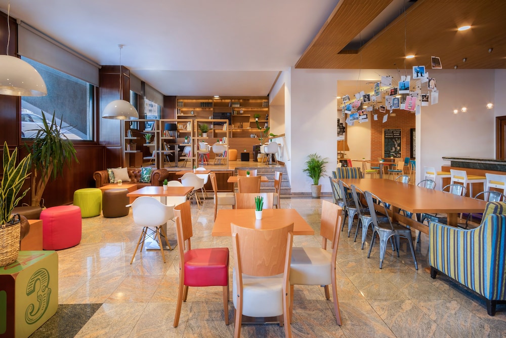 Hotel Santiago Plaza Affiliated By Melia 61/81