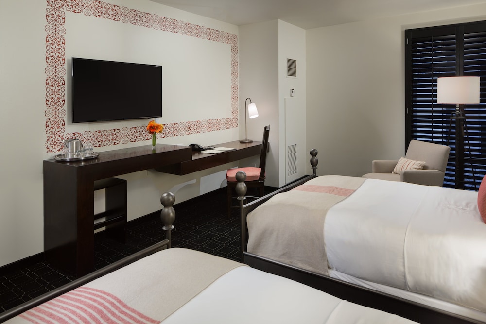 DELUXE, 2 DOUBLE BEDS, RIVER VIEW