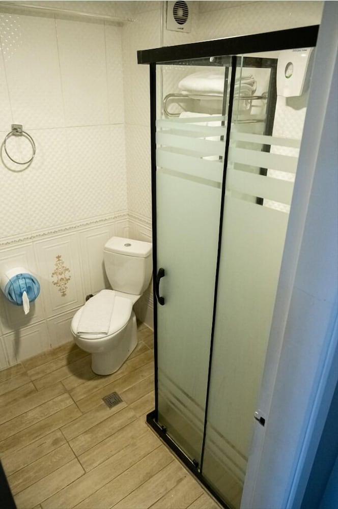 Cag Hotel 47/49