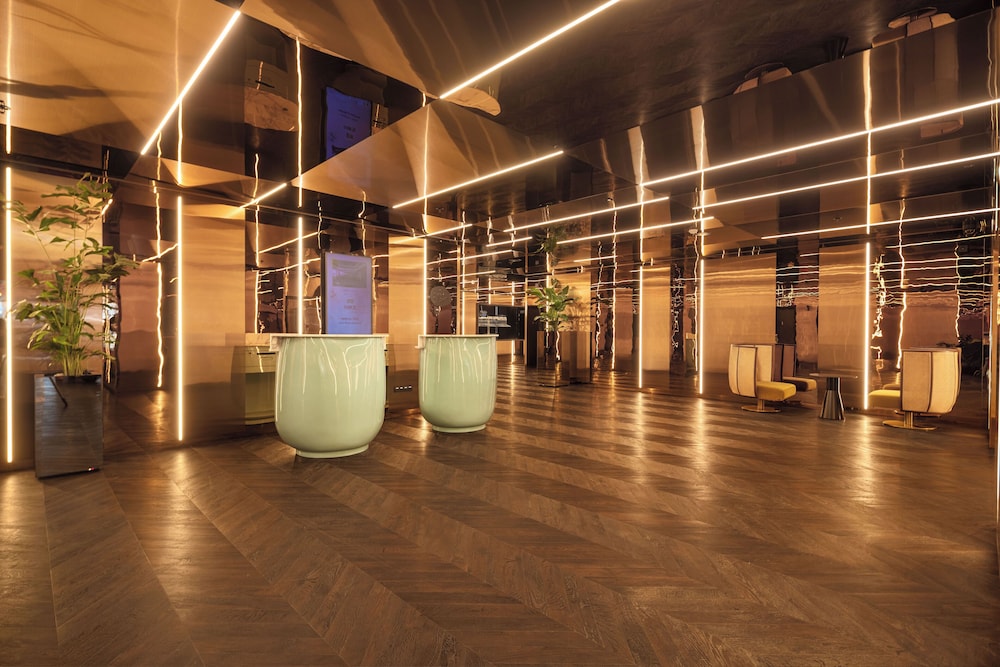 Cardo Brussels, Autograph Collection 26/48