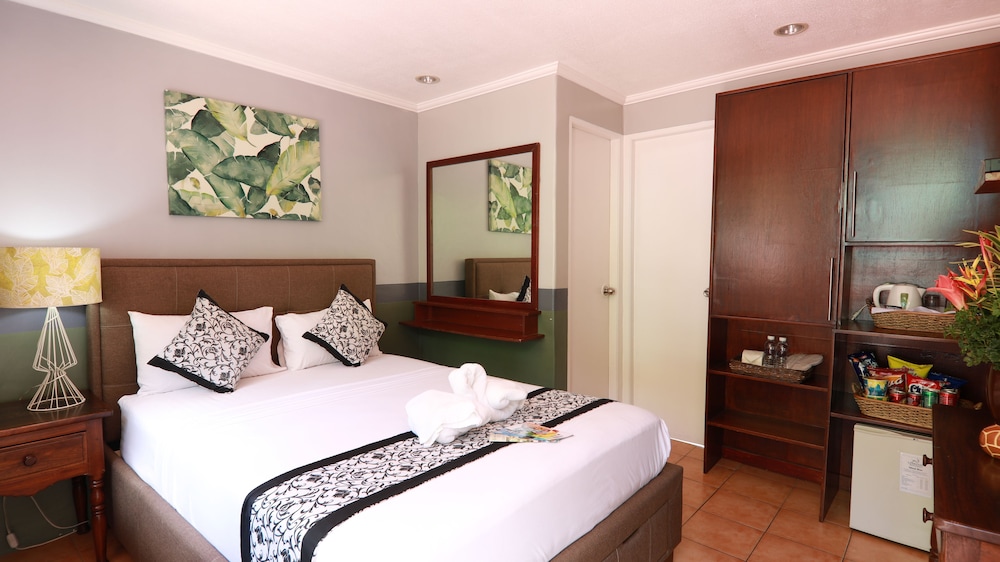 Loreland Farm Resort 18/66