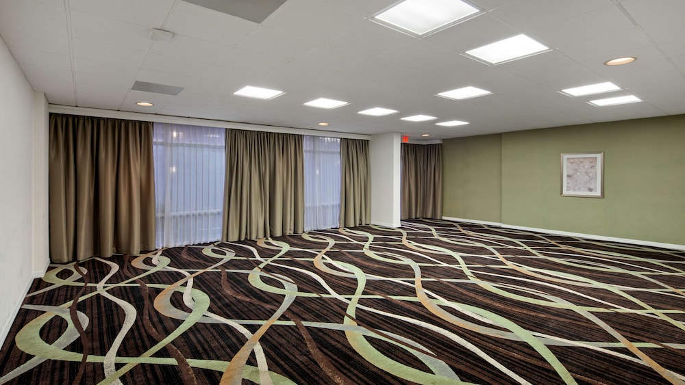 Ramada by Wyndham Cocoa 46/59