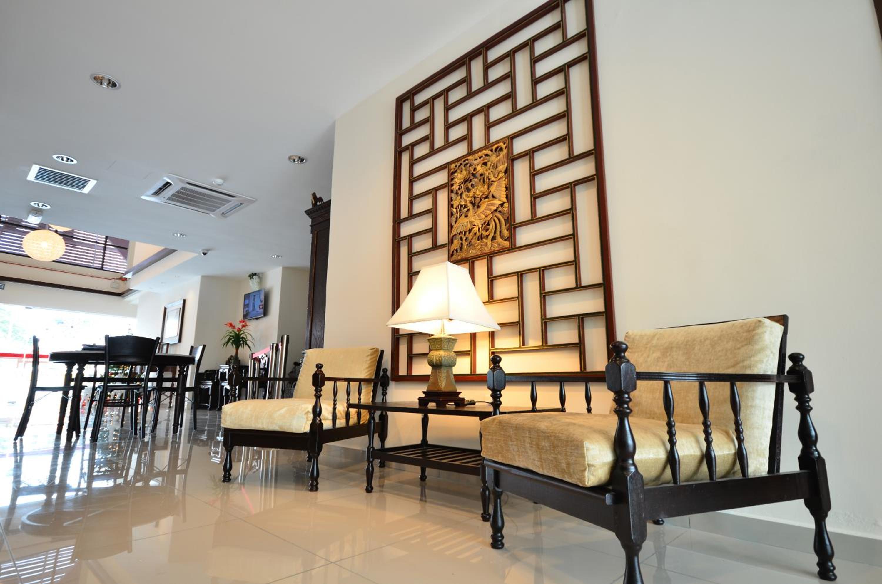 906 Riverside Hotel 34/51