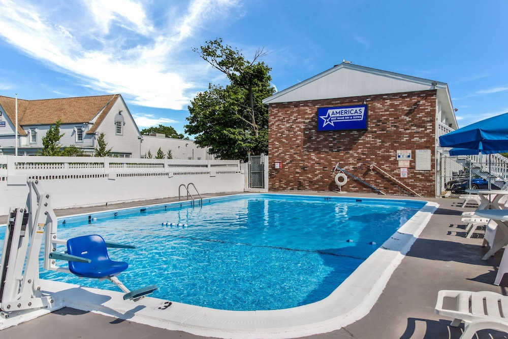 Americas Best Value Inn Suites Hyannis Cape Cod 2/42