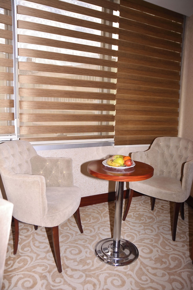 ASRIN BUSINESS HOTEL 59/73