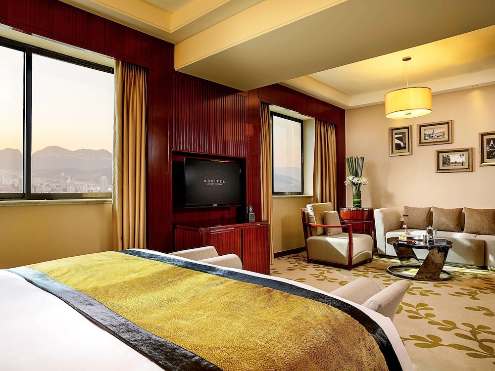 Enlux Hotel (Baotu Quanquan City Plaza) 21/59