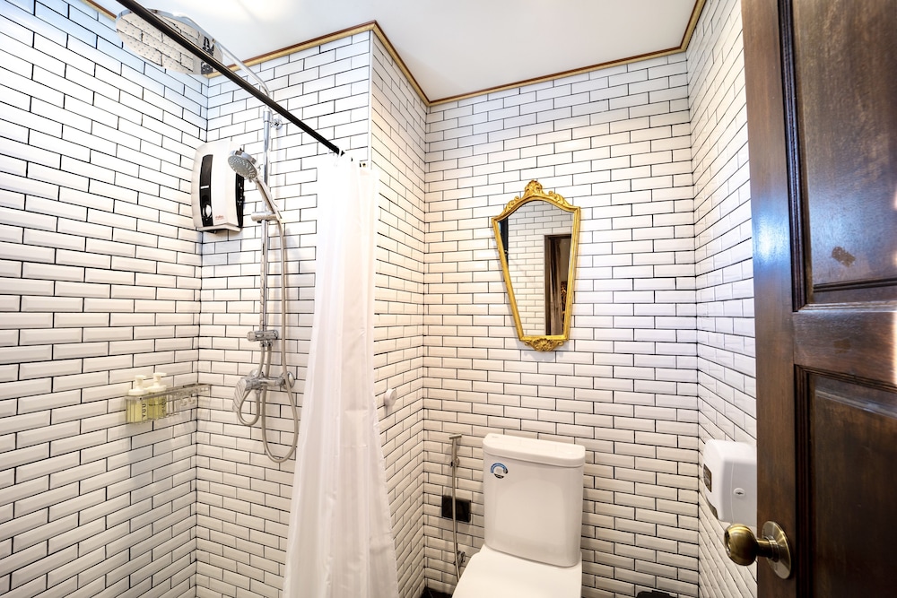 Yuu Hotel Ubon Ratchathani 68/70