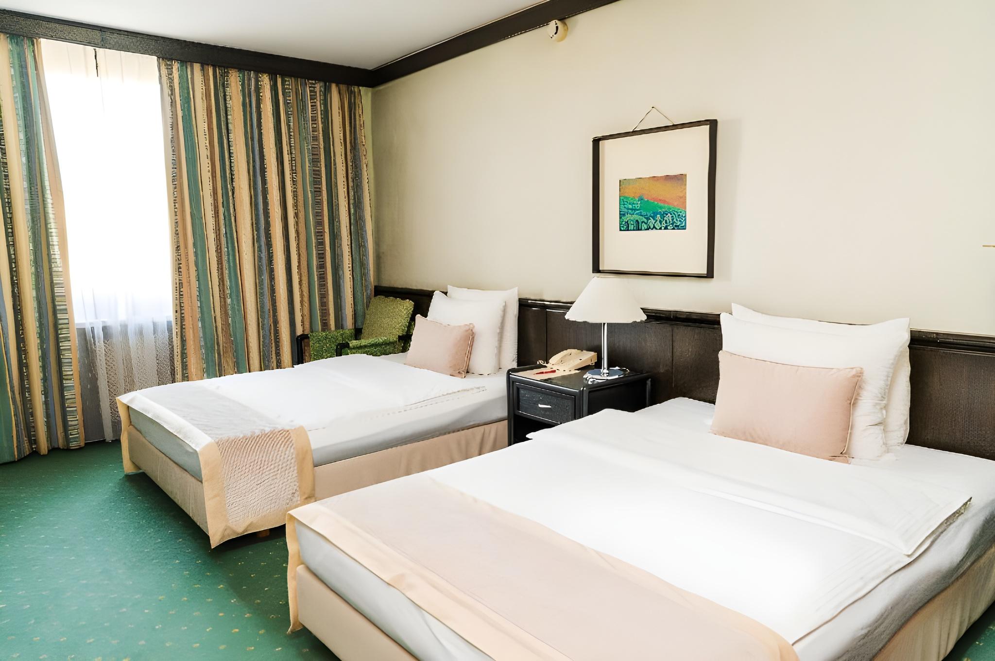 Triple room