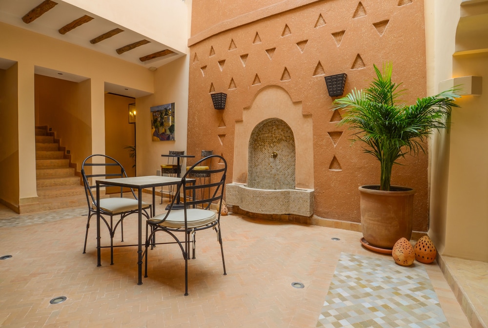 Riad Ayni 39/53