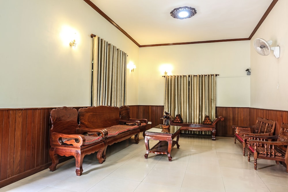 Central Night Hotel 27/50