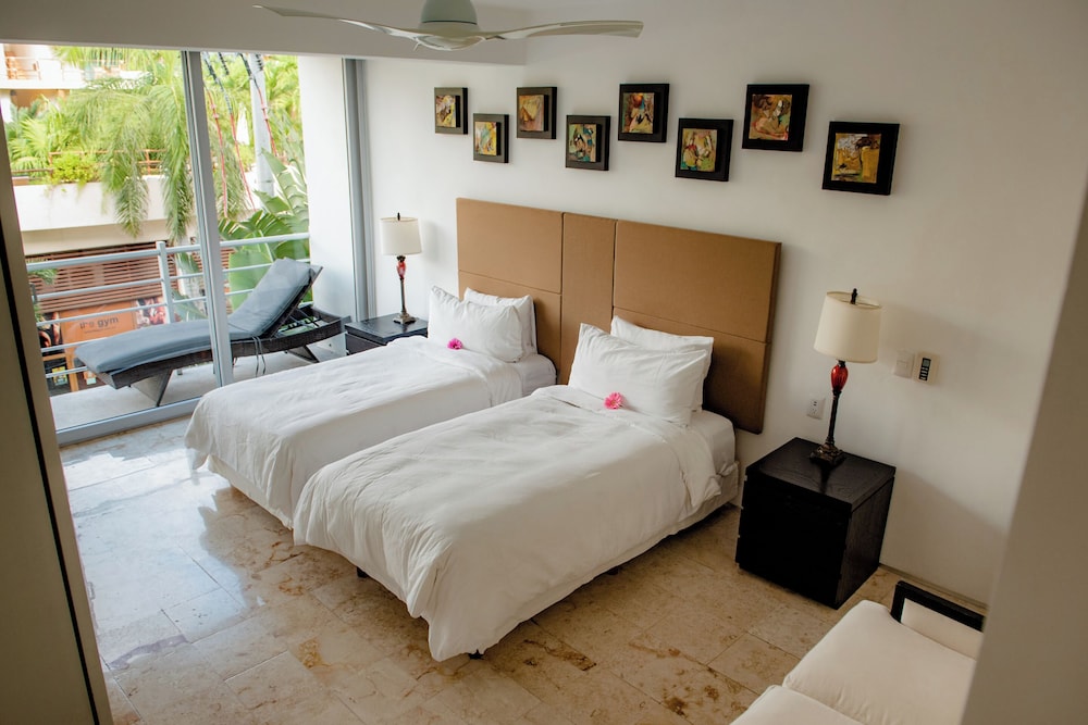 Magia Beachside Condo 19/47